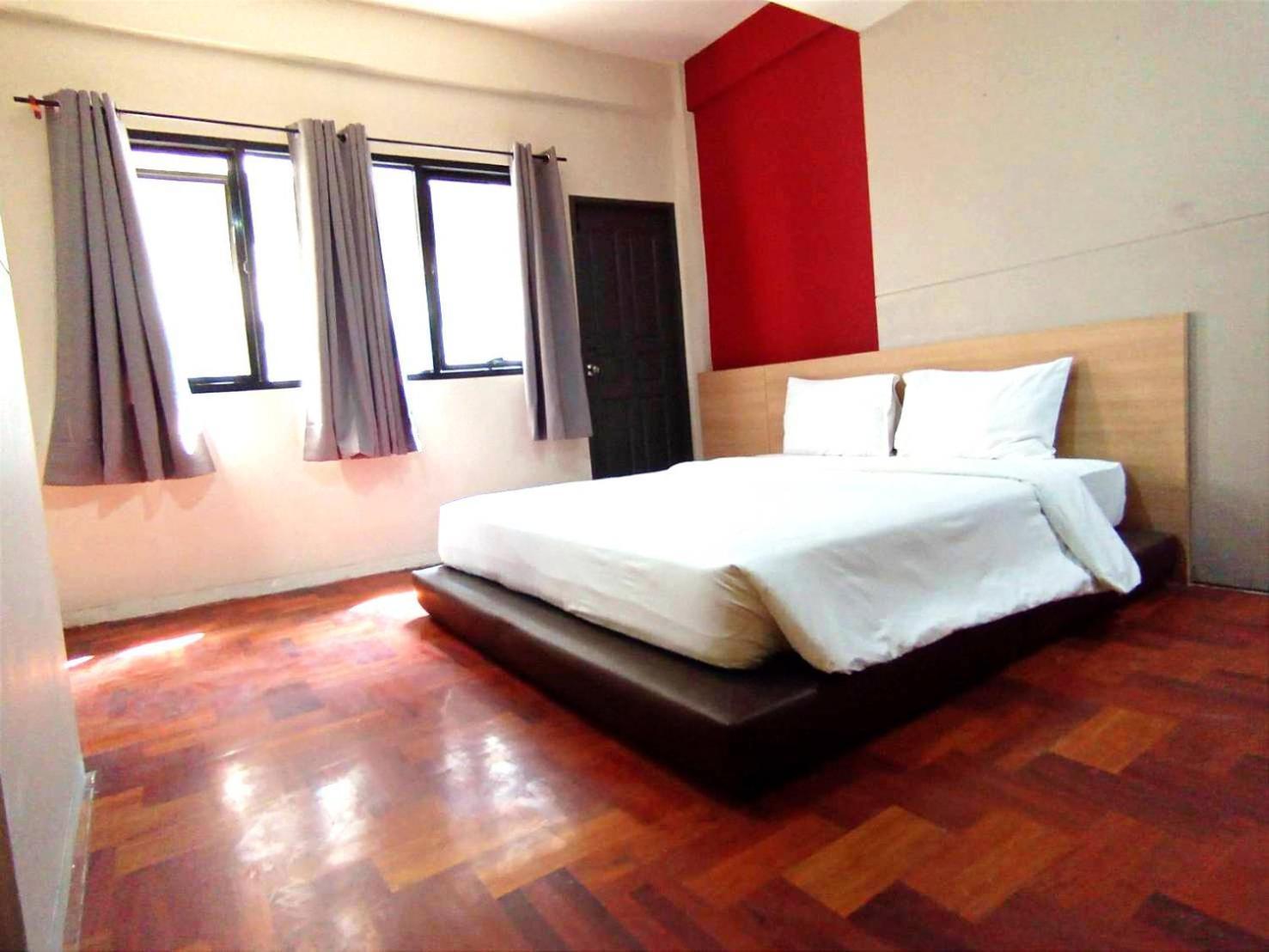בנגקוק Go Inn Silom Bts Surasak X โกอินน์ สีลม บีทีเอส สถานีสุรศักดิ์ מראה חיצוני תמונה