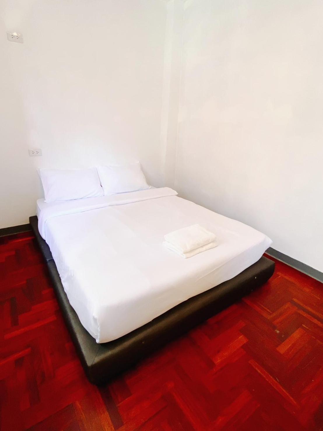 בנגקוק Go Inn Silom Bts Surasak X โกอินน์ สีลม บีทีเอส สถานีสุรศักดิ์ מראה חיצוני תמונה